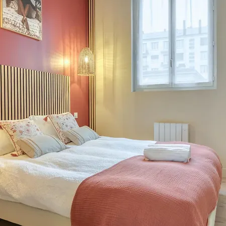 Terracotta Votre F2 Rénové Avec Ascenseur Proche Cathédrale Appartement