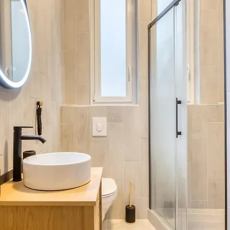 Terracotta Votre F2 Renove Avec Ascenseur Proche Cathedrale