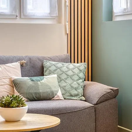 Terracotta Votre F2 Rénové Avec Ascenseur Proche Cathédrale Appartement *